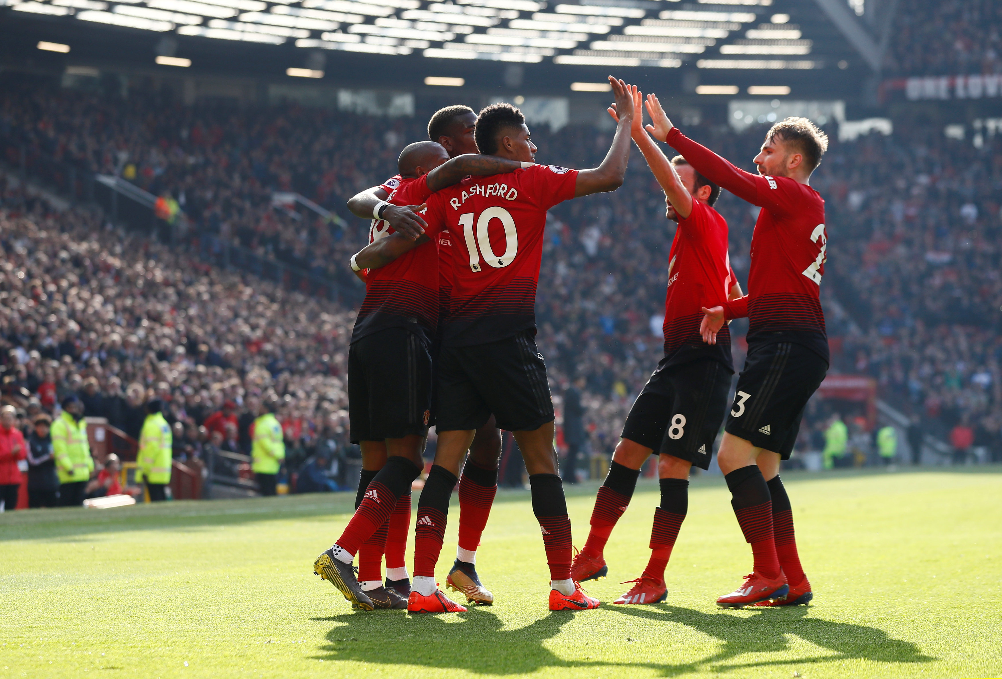 舞台不仅是 舞台不仅是